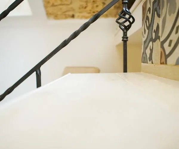 5 - Giu In Dimora * Putignano